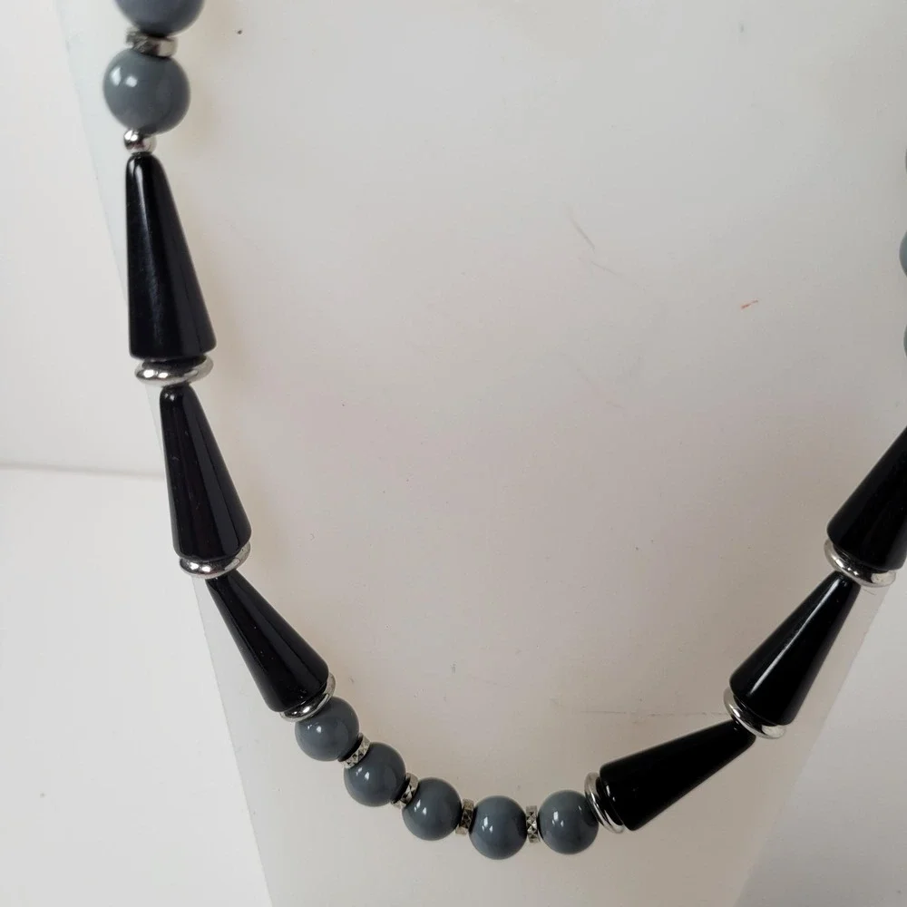 Vintage Napier Black Gray Beaded Necklace‎ Cone Silver Tone Statement 28